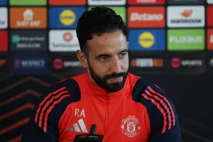 HLV Amorim: 'Một người ra đi, không thay đổi được điều gì'