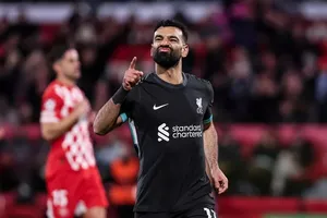 Salah sử dụng phương án cuối cùng trong nỗ lực tuyệt vọng