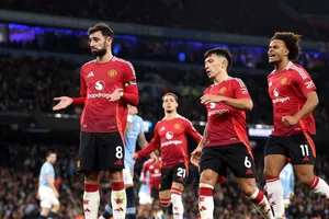 MU ngược dòng ngoạn mục hạ Man City
