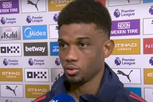 Amad nói lời ngọt ngào với MU