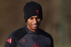 Rashford rời khỏi sân tập của MU
