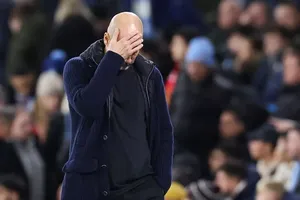 Man City chịu thêm đòn đau