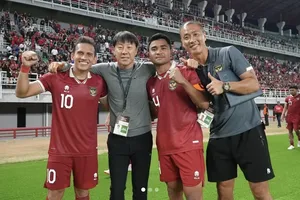Cầu thủ Indonesia lên tiếng, fan ‘quay xe’ vì HLV Shin Tae-yong