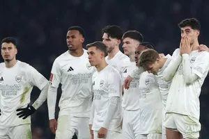 Arsenal mở cuộc điều tra về tin nhắn kinh hoàng sau trận thua MU