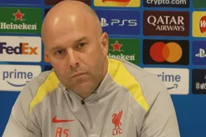 HLV Slot mất ăn mất ngủ vì PSG