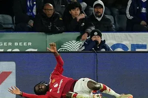 Chấn thương kinh hoàng của tân binh MU