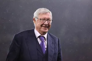 Cựu sao MU tiết lộ Sir Alex Ferguson trở lại làm HLV trong tuần này