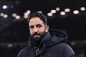 MU trong cuộc chiến với 5 CLB