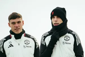 Báo động cặp đôi siêu sao của MU di chuyển hơn 120.000 km