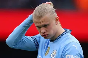 Sự thật Haaland đánh linh vật của Man City gây chấn động não