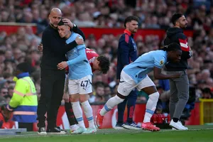 Pep Guardiola thổi bùng ngọn lửa mâu thuẫn với MU