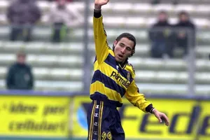 Ngôi sao World Cup đột ngột qua đời ở tuổi 47 trong tiệc sinh nhật