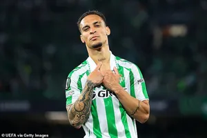 MU chính thức chốt mức giá bán Antony