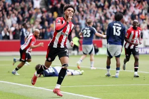 MU trắng tay trên sân khách