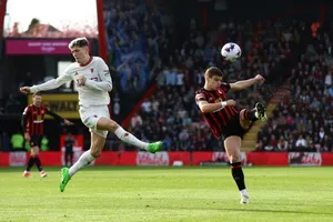 Brentford vs MU: Khi quỷ đỏ buông bỏ Premier League