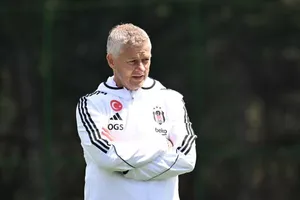 Solskjaer chỉ trích quyết định chuyển nhượng của MU