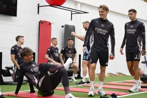 Arsenal thông báo đưa thần đồng 15 tuổi lên đội 1