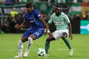 Chelsea rao bán 14 ngôi sao