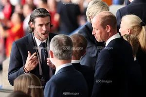 Bale bất ngờ chuẩn bị trở lại với bóng đá Anh