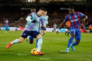 Guehi từ chối gia nhập Arsenal vì sợ, chờ đợi Liverpool