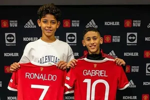 MU phá vỡ lịch sử số áo cho thần đồng 14 tuổi