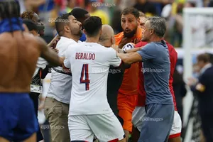 Luis Enrique đánh ngôi sao của Chelsea