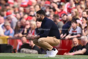 MU bỗng dưng có 13 triệu bảng Anh: Nên buồn hay vui