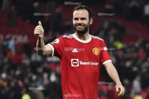 Gia đình bảo tôi phải rời MU ngay lập tức nhưng...