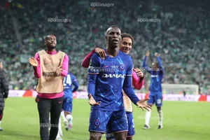 Ngôi sao Chelsea phá vỡ im lặng về vụ chuyển nhượng sang MU