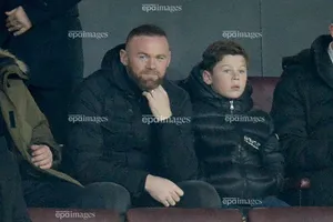 Rooney bị cấm xem con trai chơi bóng đá