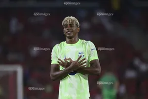 Thần đồng thử việc tại MU gửi lời cảnh báo đến Yamal