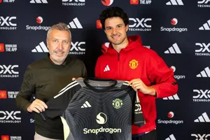 Không CLB nào mua cầu thủ giờ chót mà phát sinh nhiều vấn đề như MU