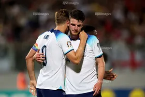 2 bản hợp đồng giải cứu MU thời hậu Sir Alex Ferguson