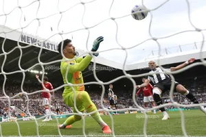 Amorim không thể để Bayindir ra sân thi đấu cho MU 1 lần nào nữa