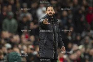 Amorim bị chỉ trích vì suýt khiến MU phải trả giá