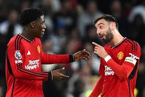 Huyền thoại của MU bình luận về việc Mainoo thay thế Bruno Fernandes