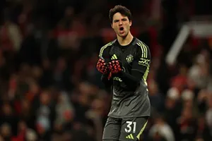 Lammens đáp trả bình luận tàn nhẫn của Schmeichel