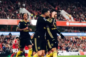 Bàn thắng của MU gây tranh cãi lớn