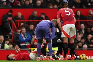 Tottenham thiệt hại nặng nề trong trận đại chiến với MU