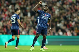 Arsenal đánh rơi chiến thắng phút bù giờ