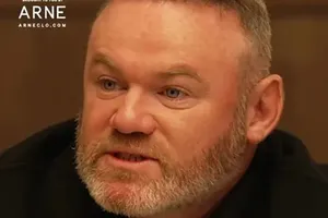 Rooney gây sửng sốt khi tiết lộ mức lương tại MU