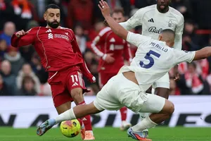 Liverpool thua tan nát cực sốc ngay tại Anfield