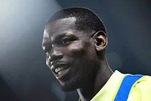 Màn ra mắt thảm họa của Pogba