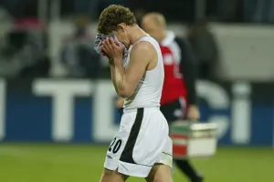 Huyền thoại của MU tiết lộ muốn đá lại để làm cho Roy Keane câm lặng