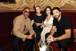 Tài sản khổng lồ của Rio Ferdinand và cuộc sống mới ở Dubai