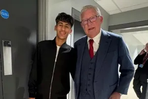 Vì sao Sir Alex Ferguson gặp thần đồng của MU?