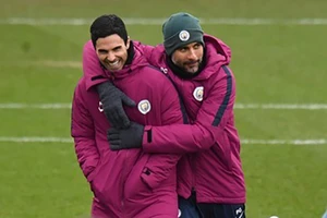 Pep Guardiola cảnh báo Arsenal