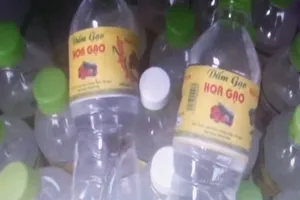 Kinh hoàng sản xuất dấm gạo bằng acid với nước lã