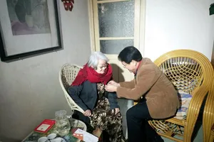 Trao danh hiệu NSND cho vợ của cố nhà văn Nguyễn Đình Thi 