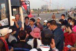 Hỗ trợ 7.000 vé xe cho công nhân về tết
